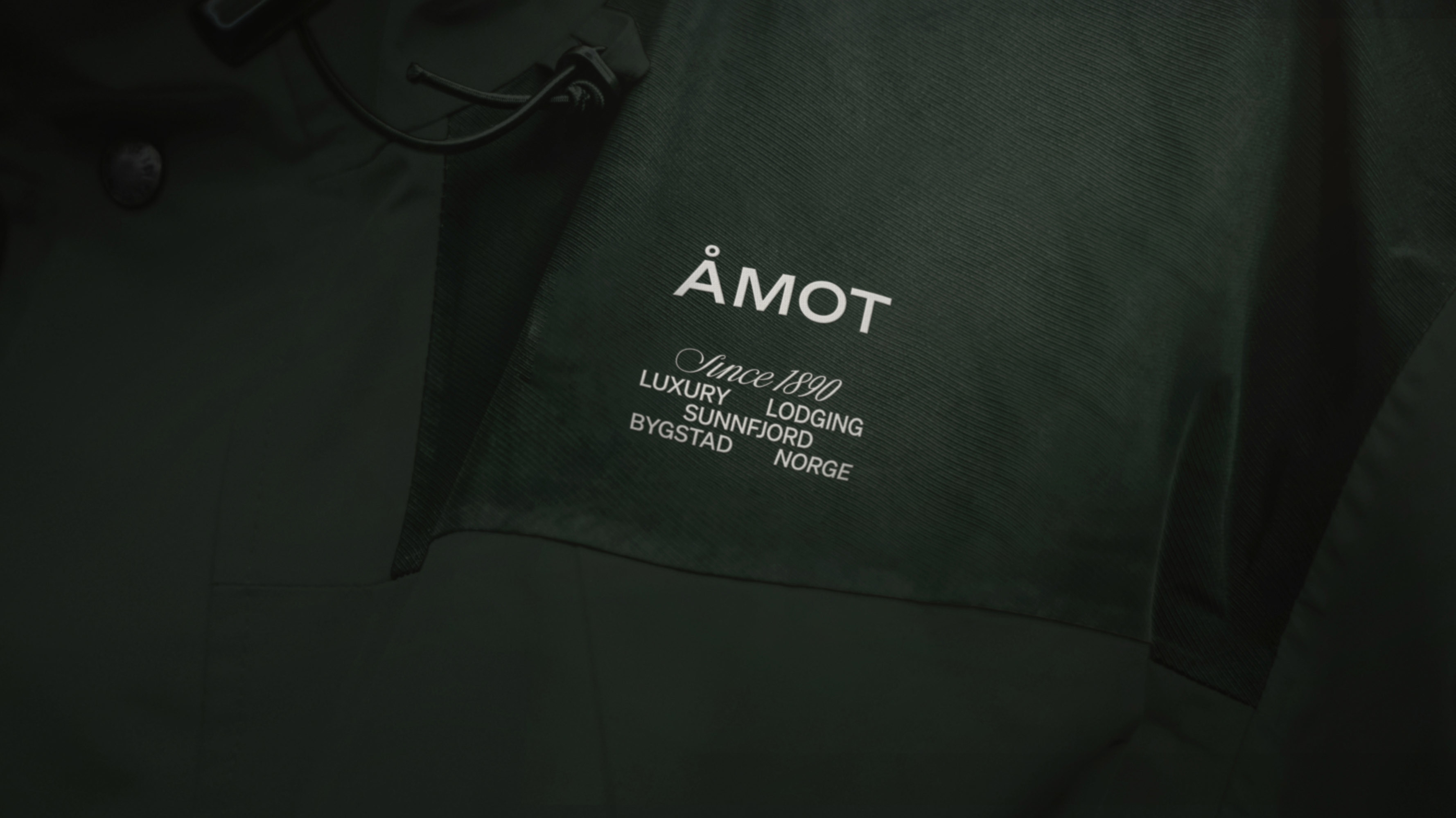 19 Amot Jacket