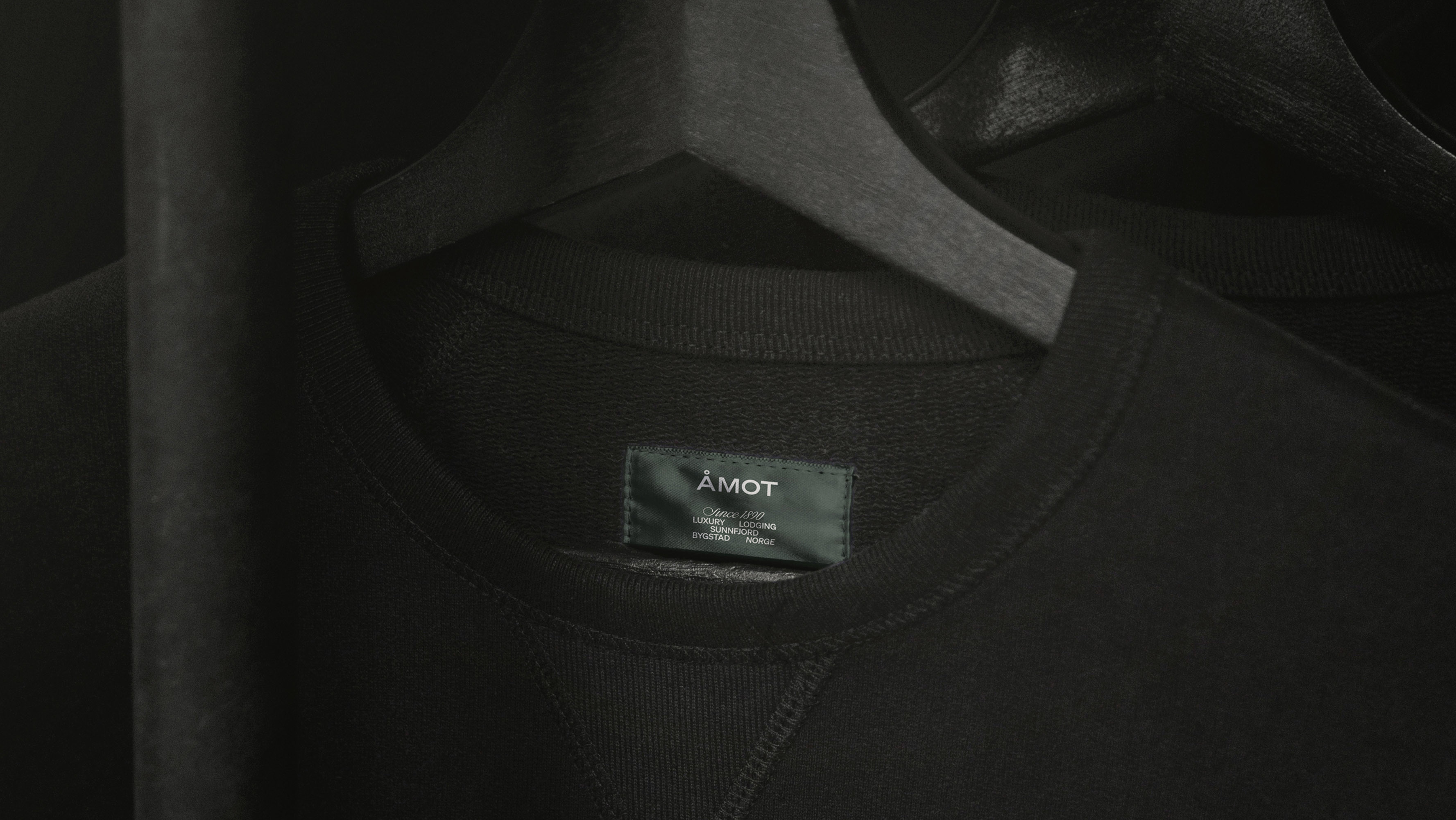 31 Amot Clothing Label