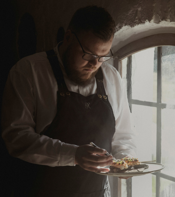 27 Amot Apron O8 A2060